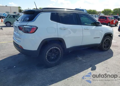 2023 Jeep Compass Limited 4X4 z USA, uszkodzony, nr VIN 3C4NJDCN7PT567143